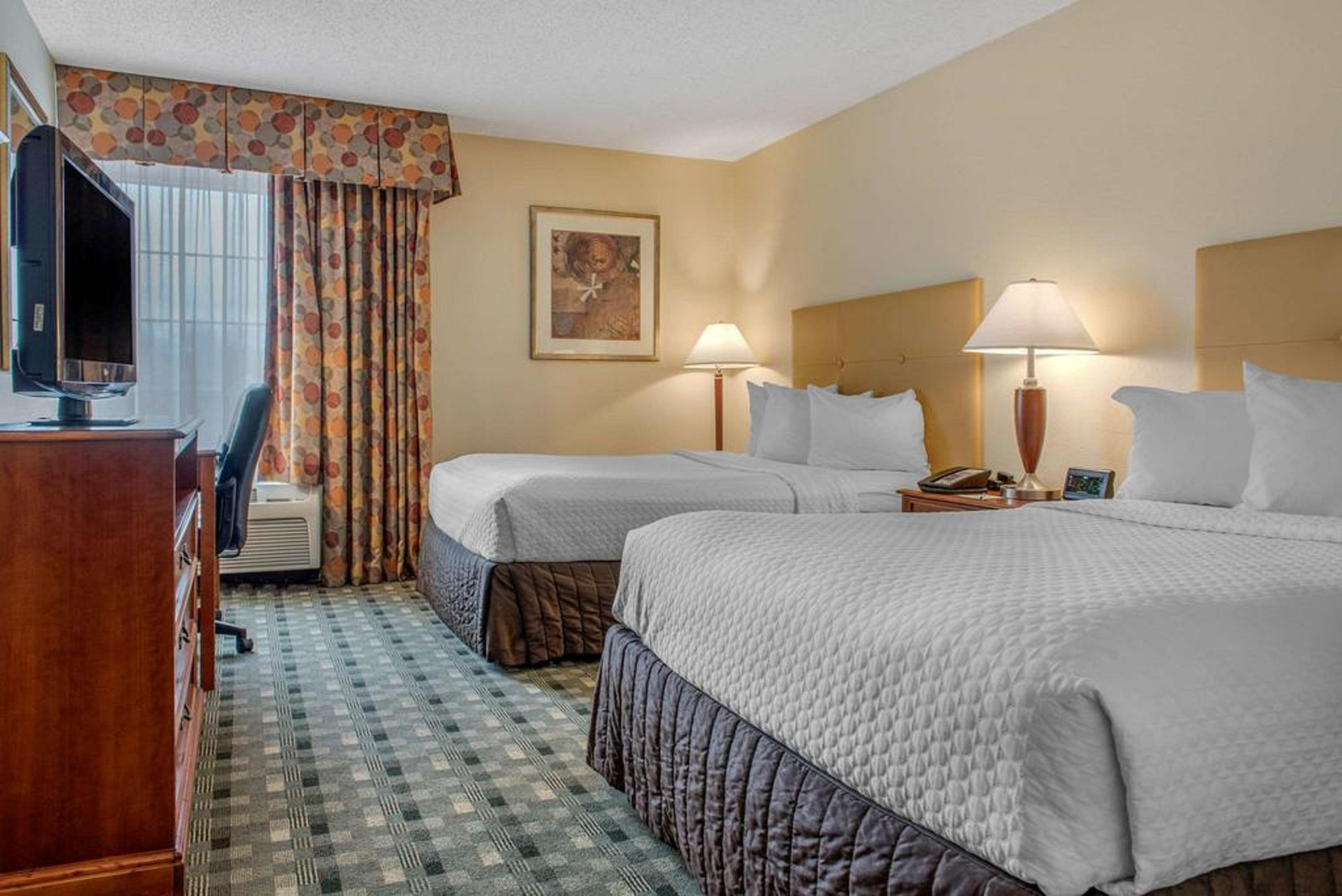 Quality Hotel Conference Center Cincinnati Блу Аш Екстериор снимка