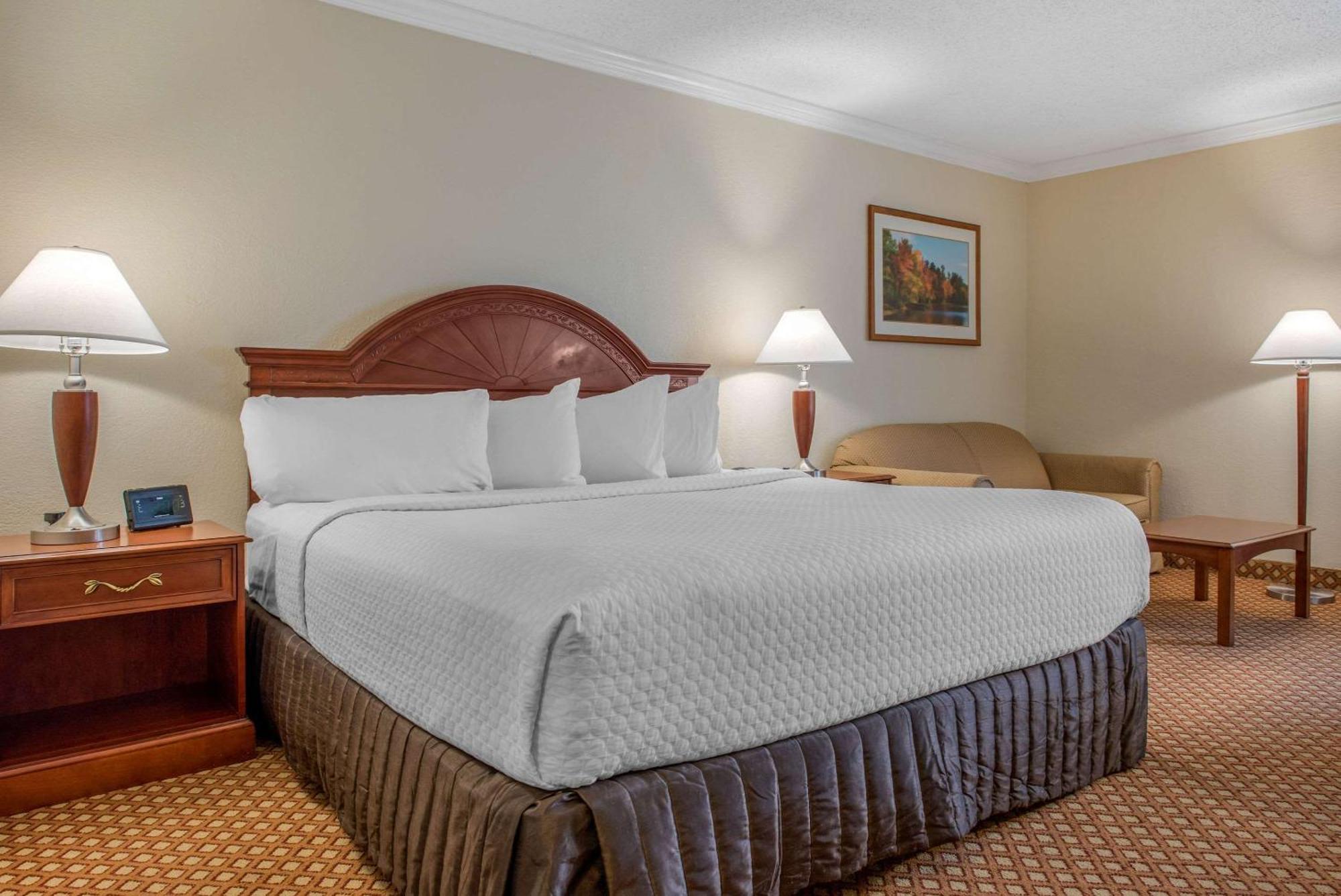 Quality Hotel Conference Center Cincinnati Блу Аш Екстериор снимка