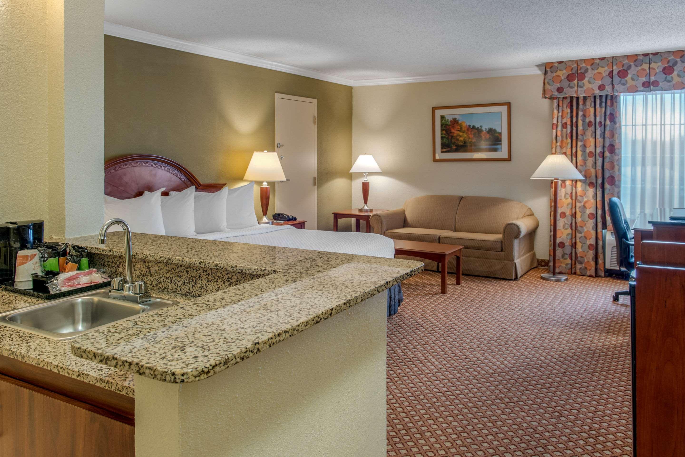 Quality Hotel Conference Center Cincinnati Блу Аш Екстериор снимка