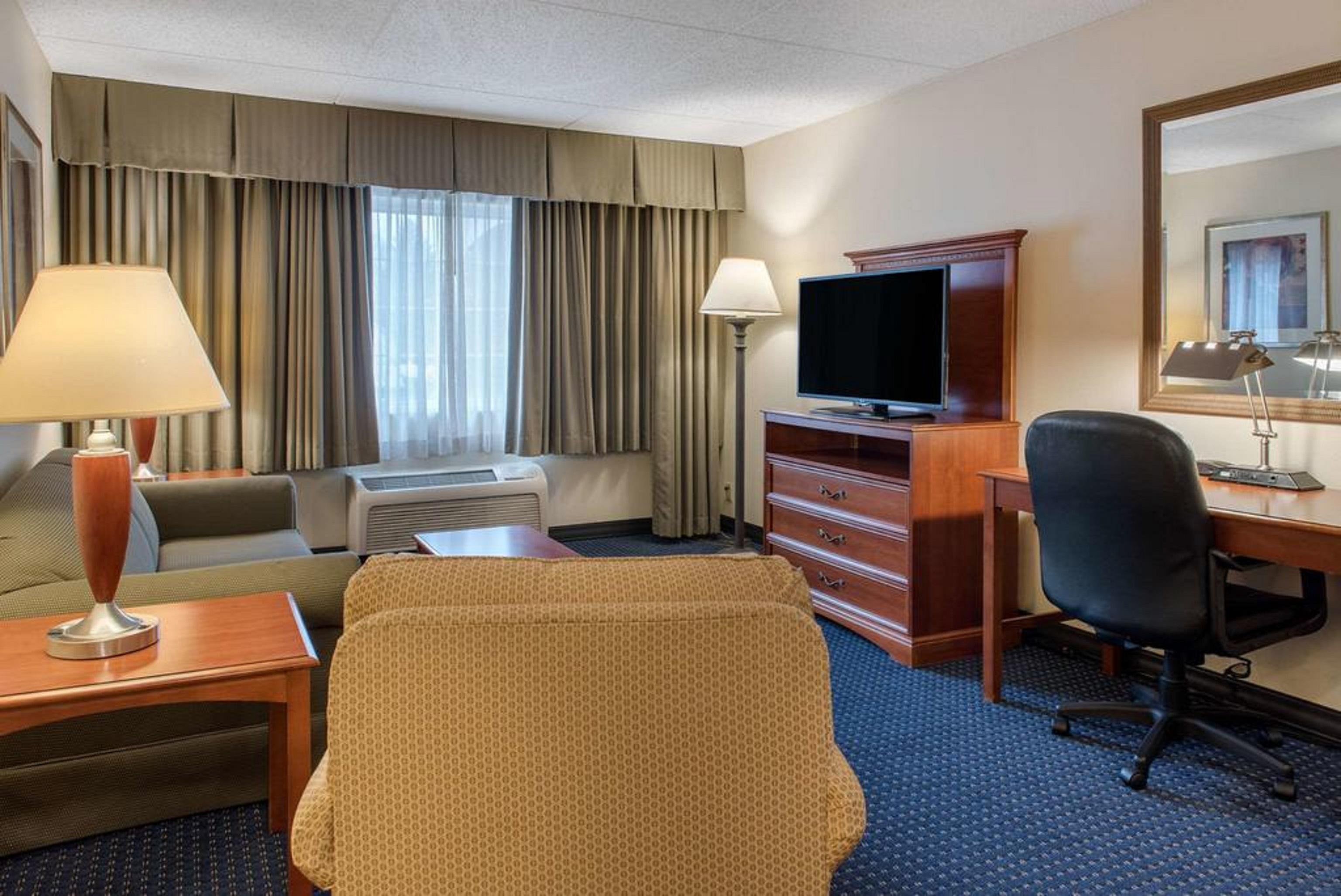 Quality Hotel Conference Center Cincinnati Блу Аш Екстериор снимка