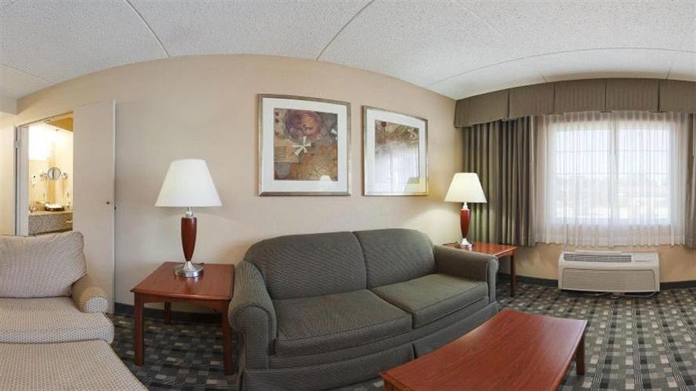 Quality Hotel Conference Center Cincinnati Блу Аш Екстериор снимка