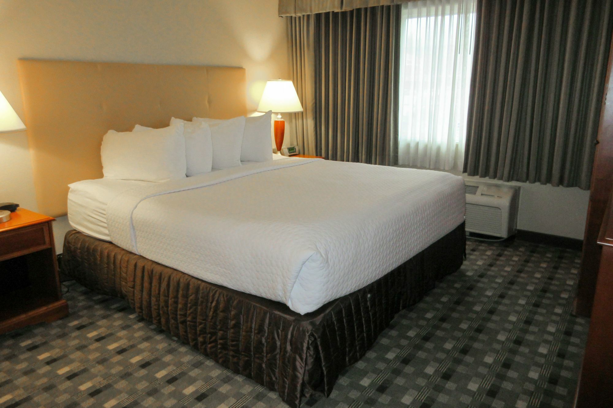 Quality Hotel Conference Center Cincinnati Блу Аш Екстериор снимка